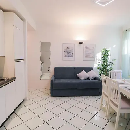 H11 Casino - Centro - Parcheggio * سانريمو